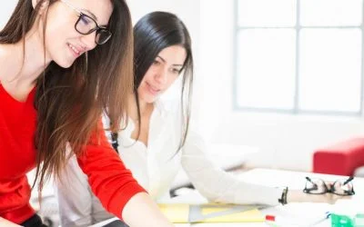 Apprendre à déléguer : spécial CM freelance