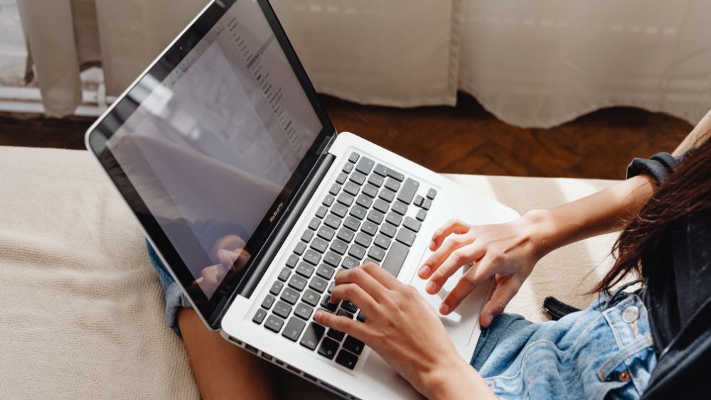 Customer care community manager